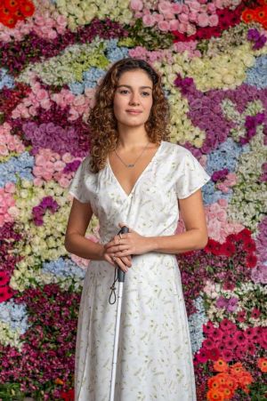 Sophie Charlotte interpreta Maíra, a personagem principal da novela "Todas as Flores"