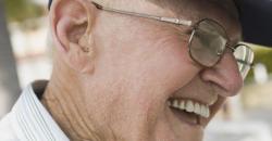 Envelhecimento saudável: cuidar da visão e da audição pode retardar o processo de declínio cognitivo Envelhecimento saudável: cuidar da visão e da audição pode retardar o processo de declínio cognitivo