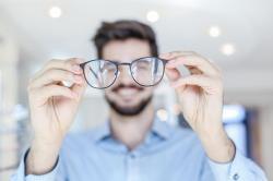 Combinar terapias controla a miopia, diz estudo Combinar terapias controla a miopia, diz estudo